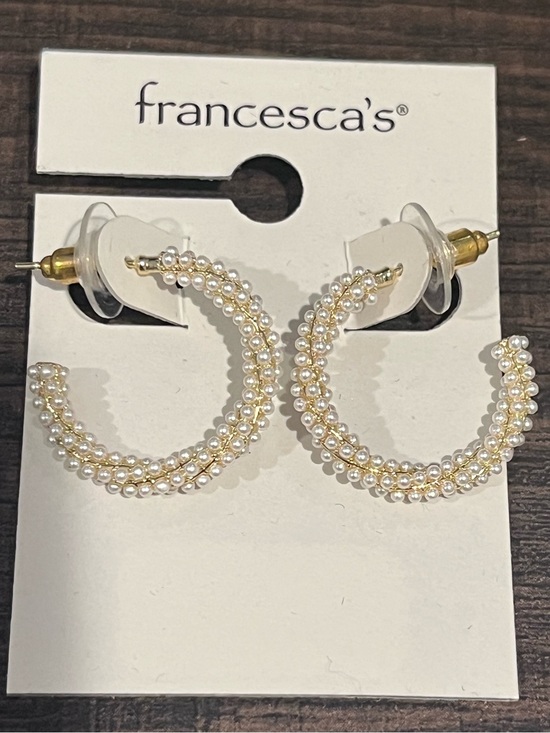 Francesca's Collections Jewelry - Francesca's Collections Pearl-Trim Gold Hoop Earrings white nwt case